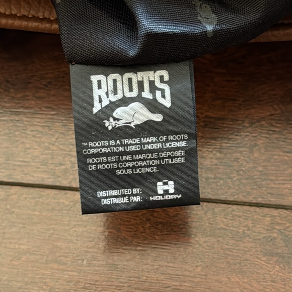 Roots Crossbody Bag - Picture 6 of 7